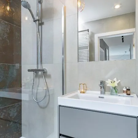 International Fair, Business Appartement *